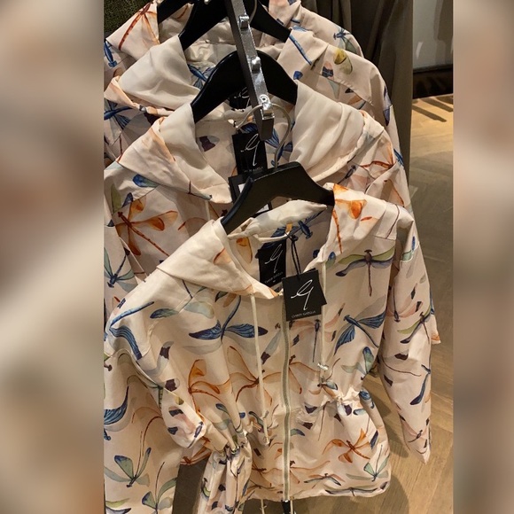 Gabby Isabella dragonfly rain coat - Picture 4 of 8